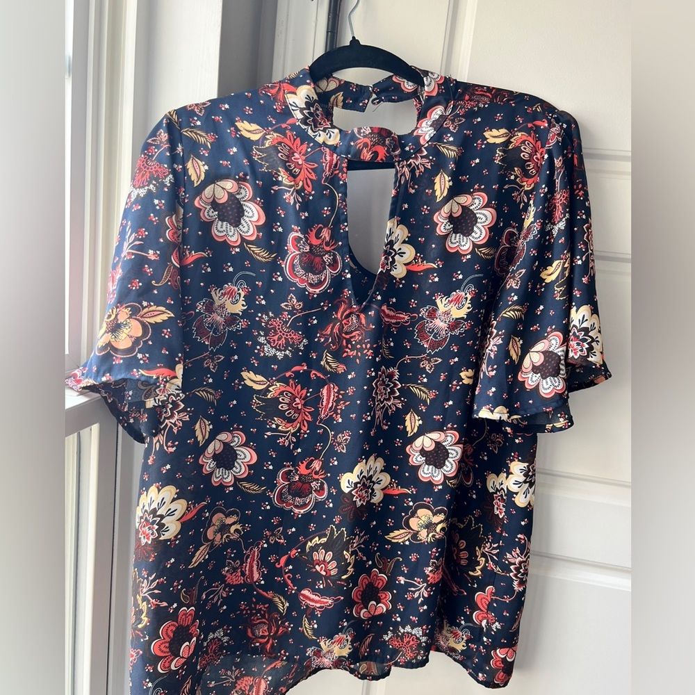 Blouse with floral